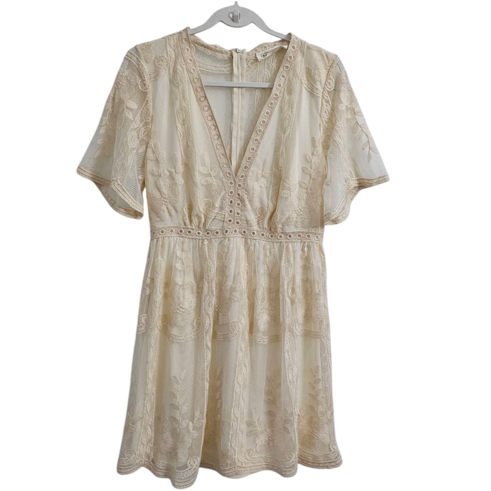 Bella Ella Dress Medium Ivory Mini Crochet Lace Trim‎ Lined A-line Boho V-Neck